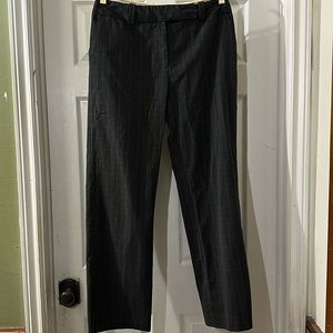 Jones Studio Sz 12 dress pants. Side pockets. Button detailing on waistband.